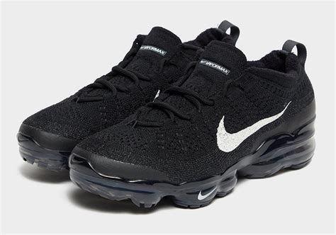 nike vapormax black and white